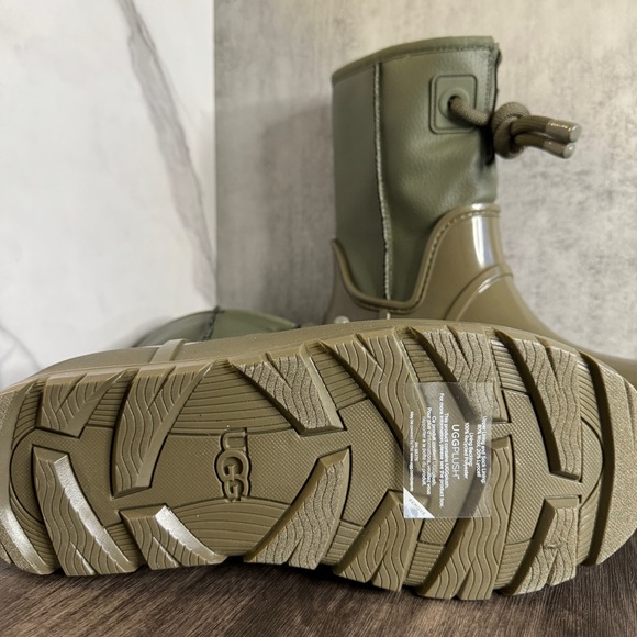 Ugg Raincloud Lace Boots Olive Green Size 10 - Picture 6 of 6